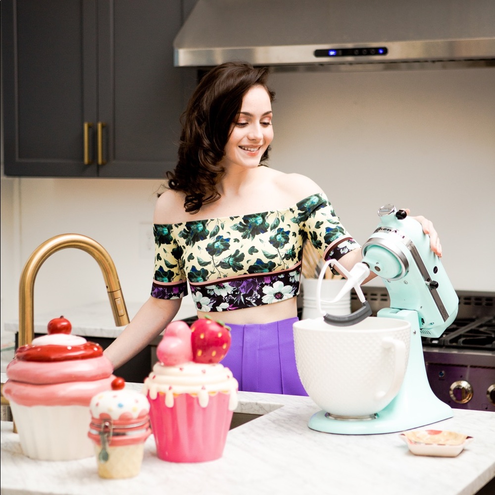 Meet your Posher, Monica